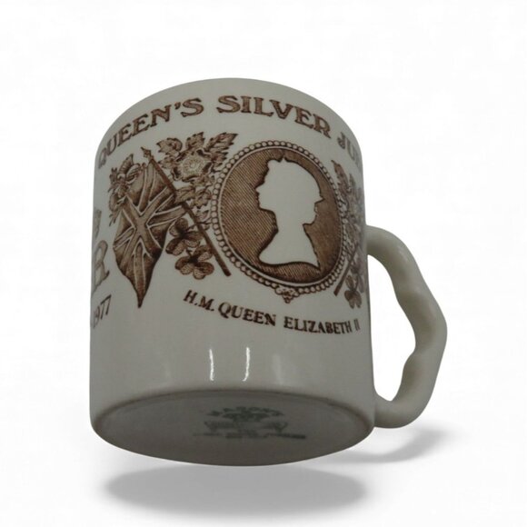 Masons Silver Jubilee Mug Queen Elizabeth II and Prince Philip England Vintage - Picture 9 of 10